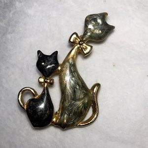 Signed Ali cat kitty kittens enamel on metal brooch pin